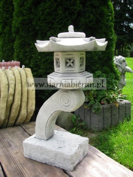 Figurka ogrodowa betonowa PAGODA 60 cm
